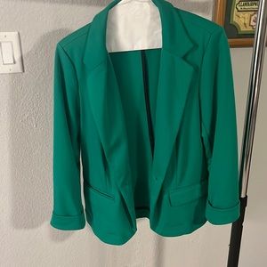 Fitted green blazer